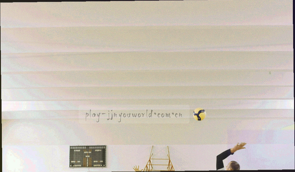 深色背景上多条霓虹青色曲线交叠，整体呈上升与波动趋势，画面中没有坐标文字